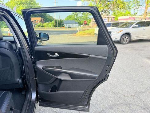 Used 2019 Kia Sorento EX AWD/4WD image 18