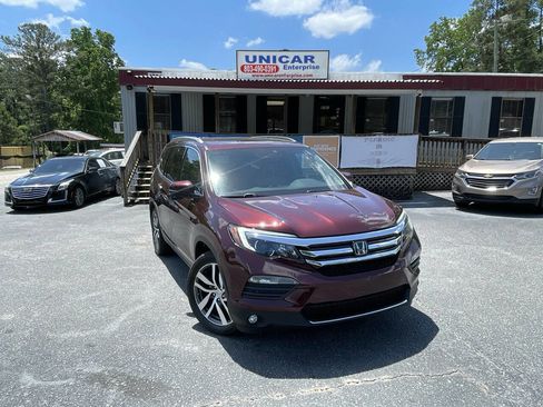 Used 2018 Honda Pilot Touring image 1