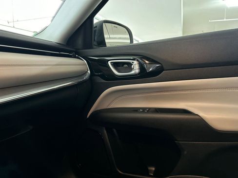 Used 2022 Jeep Compass Limited image 22