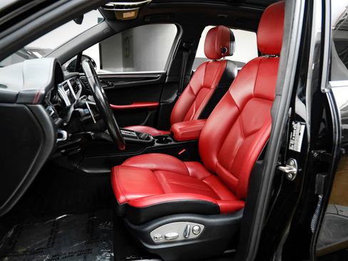Used 2022 Porsche Macan S AWD/4WD image 40