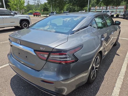 Used 2021 Nissan Maxima 3.5 SV w/ Floor Mat Group FWD image 3