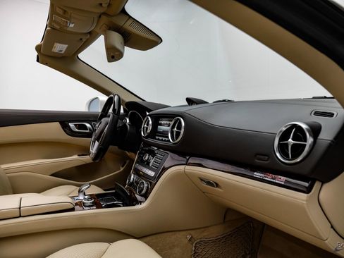 Used 2014 Mercedes-Benz SL 550 image 55