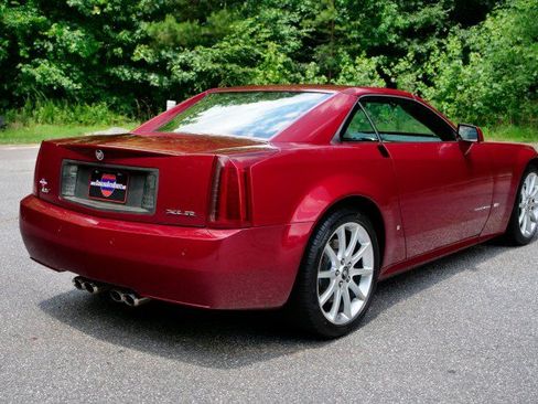 Used 2007 Cadillac XLR V RWD image 9