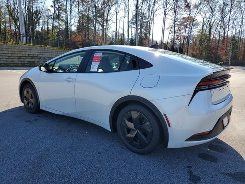 New 2026 Toyota Prius LE image 4