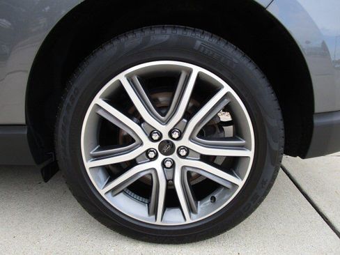 Used 2024 Ford Edge Titanium w/ Equipment Group 301A AWD/4WD image 10