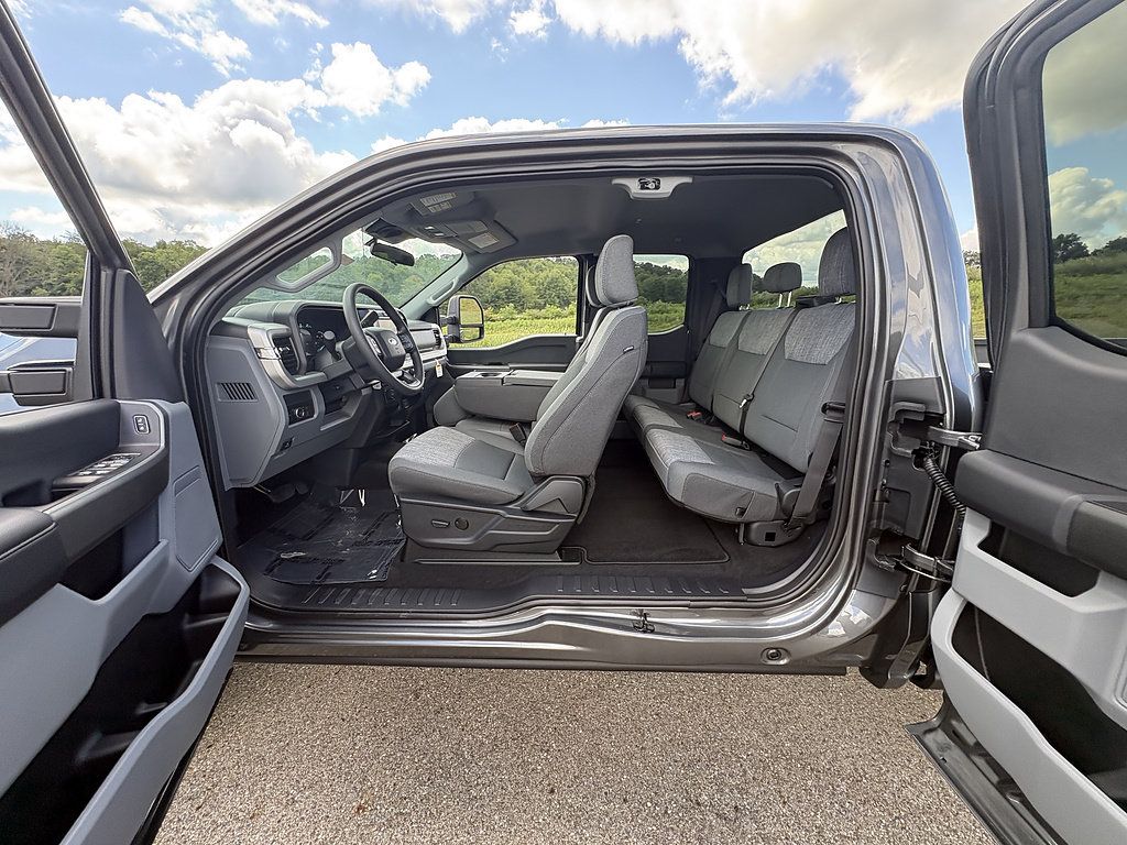 New 2026 Ford F250 XLT AWD/4WD image 16