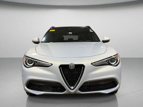 Used 2022 Alfa Romeo Stelvio Ti image 9
