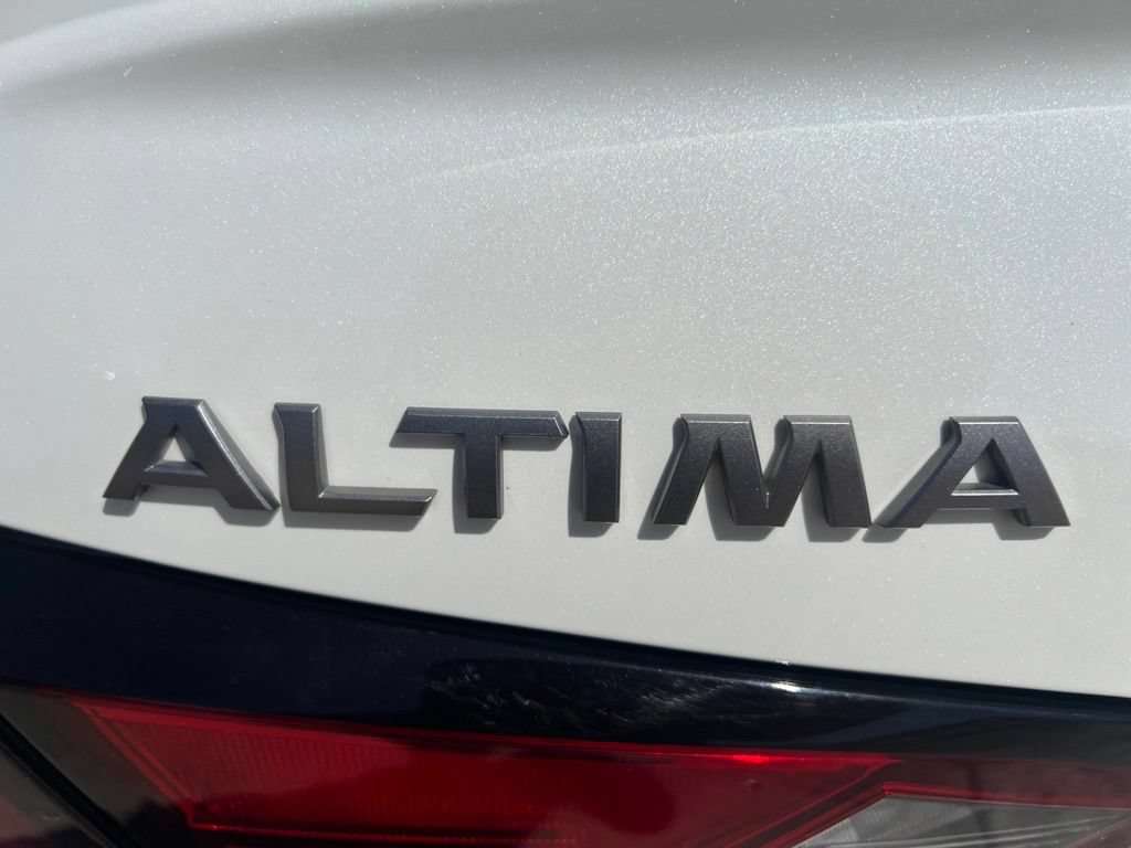 Used 2024 Nissan Altima 2.5 SV FWD image 11
