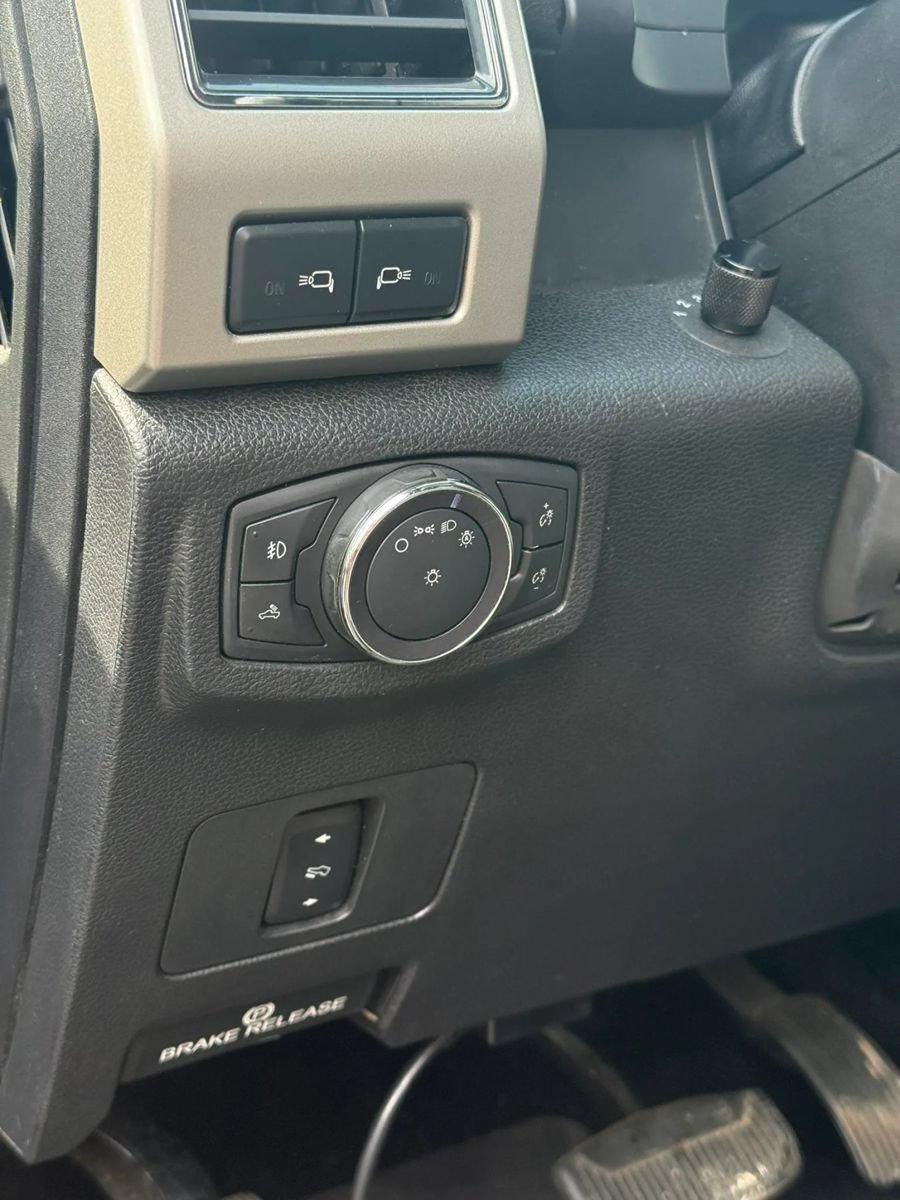 Used 2019 Ford F350 Lariat w/ Lariat Value Package AWD/4WD image 20