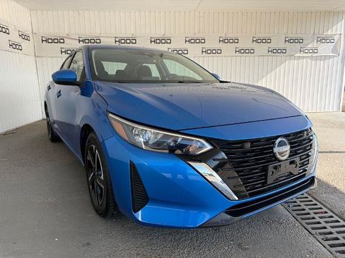 Used 2025 Nissan Sentra SV FWD image 1
