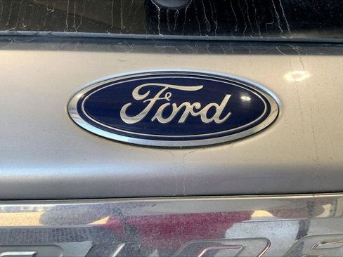 Used 2021 Ford Explorer Limited w/ Equipment Group 301A RWD image 9