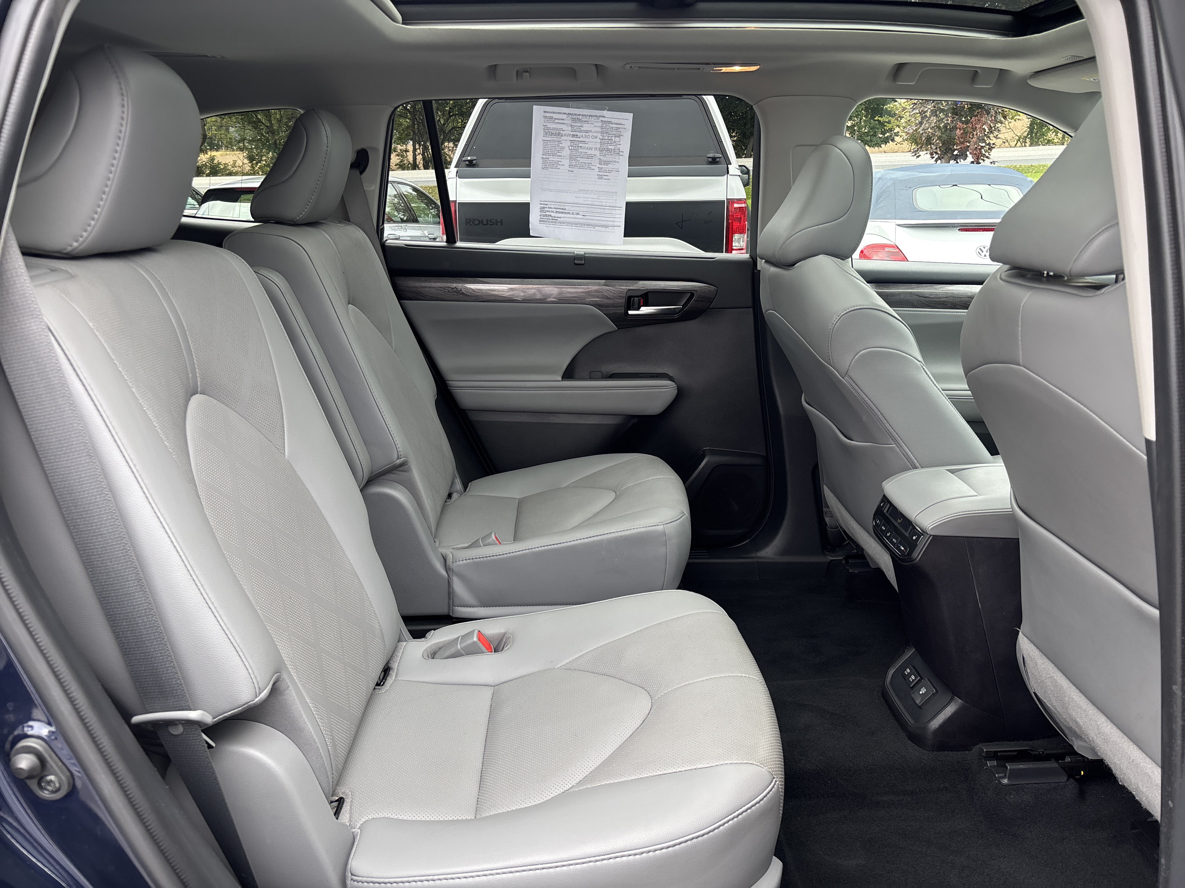 Used 2021 Toyota Highlander Platinum AWD/4WD image 29