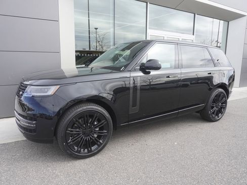 New 2026 Land Rover Range Rover Long Wheelbase SE AWD/4WD image 3