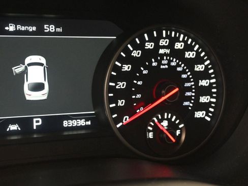 Used 2019 Kia Stinger GT1 image 3