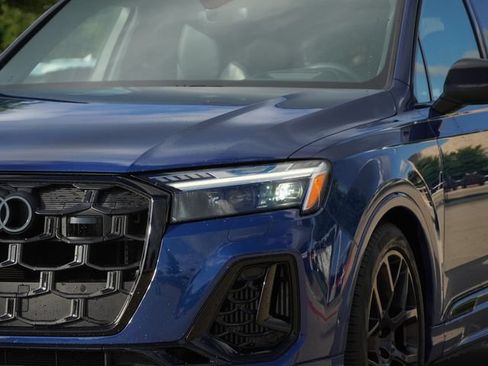 Used 2025 Audi SQ7 Prestige AWD/4WD image 4