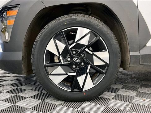 Used 2025 Hyundai Kona SEL FWD image 8