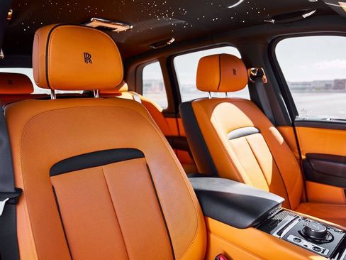 Used 2024 Rolls-Royce Cullinan Black Badge image 48