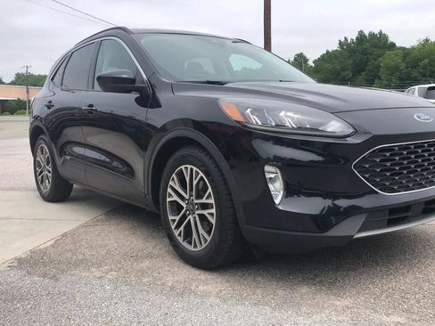 Used 2021 Ford Escape SEL w/ Technology Package FWD image 4