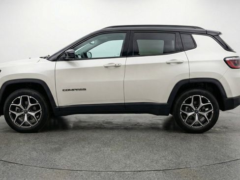 Used 2025 Jeep Compass Limited AWD/4WD image 5