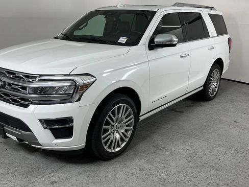 Used 2023 Ford Expedition Platinum AWD/4WD image 7