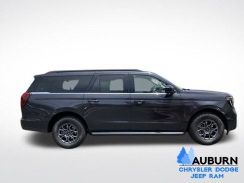 Used 2025 Ford Expedition Max Active AWD/4WD image 8