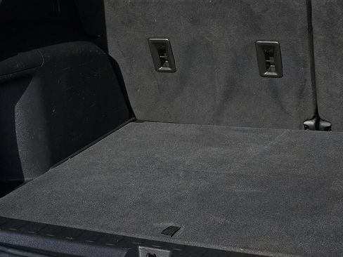 Used 2023 GMC Terrain SLE w/ Driver Convenience Package image 8