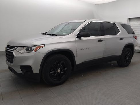 Used 2020 Chevrolet Traverse LS image 2