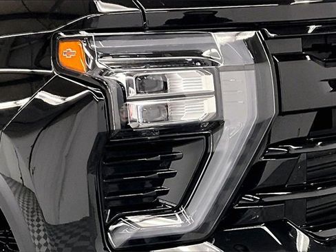 Used 2025 Chevrolet Silverado 2500 LTZ image 33