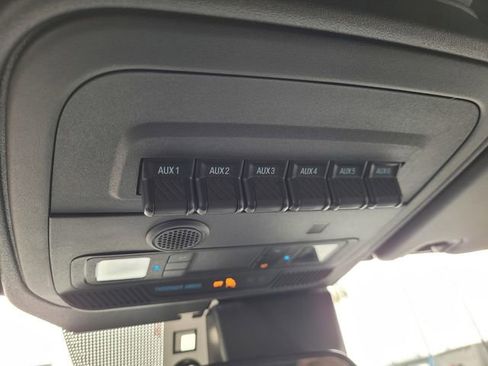 Used 2023 Ford Bronco Badlands image 14