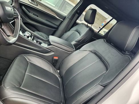 New 2026 Jeep Grand Cherokee Limited AWD/4WD image 11