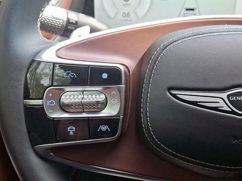 Used 2024 Genesis G90 3.5T AWD/4WD image 17