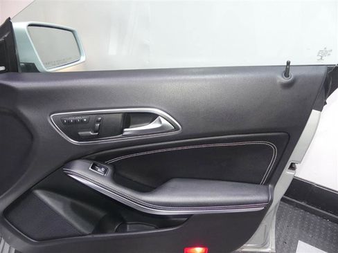Used 2015 Mercedes-Benz CLA 250 4MATIC image 17