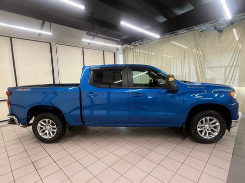Used 2023 Chevrolet Silverado 1500 LT AWD/4WD image 3