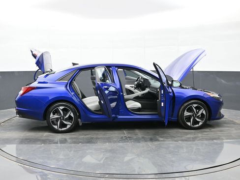 Used 2023 Hyundai Elantra Limited image 48