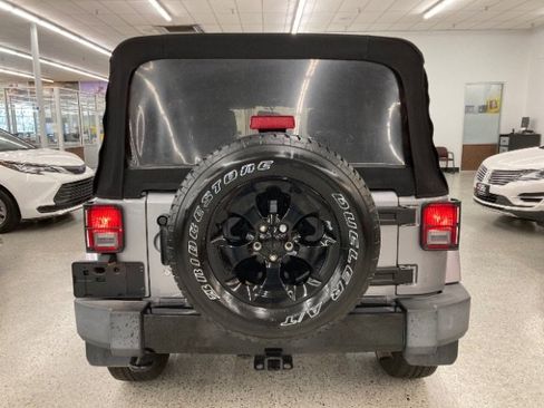 Used 2015 Jeep Wrangler Unlimited Sahara w/ Dual Top Group image 6