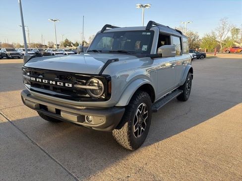 Used 2021 Ford Bronco Outer Banks image 1