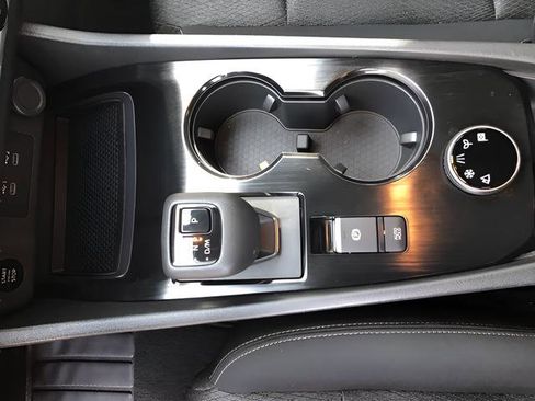 Used 2024 Nissan Rogue SV image 22