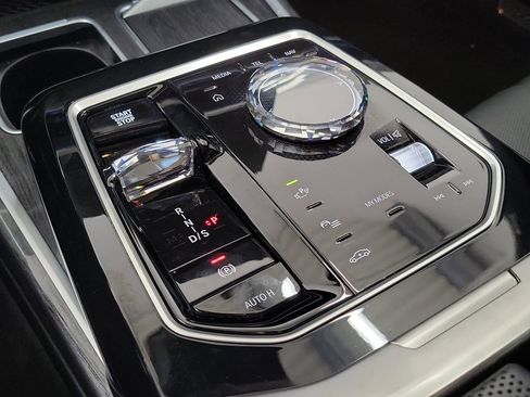 Used 2025 BMW 740i RWD image 29