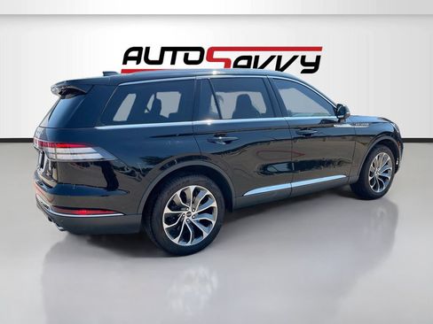 Used 2025 Lincoln Aviator AWD image 7