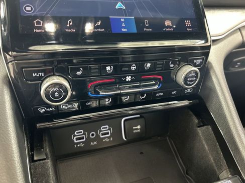 Certified 2021 Jeep Grand Cherokee L Overland w/ Advanced Protech Group III AWD/4WD image 17