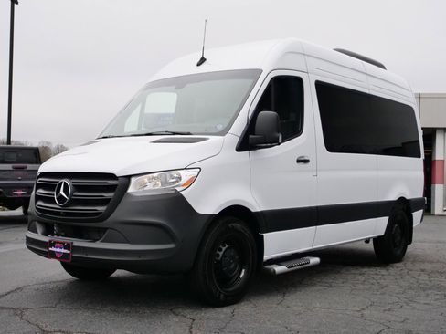 Used 2024 Mercedes-Benz Sprinter 2500 image 6