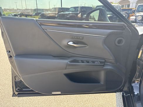 Used 2020 Lexus ES 350 w/ Premium Package FWD image 13