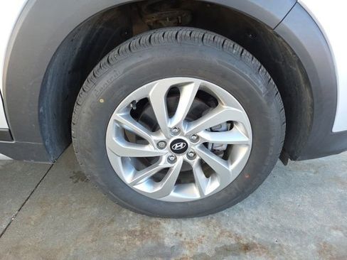 Used 2017 Hyundai Tucson SE AWD/4WD image 61