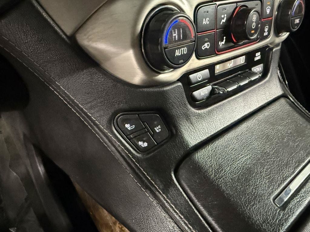Used 2015 GMC Yukon Denali w/ Premium Package AWD/4WD image 16