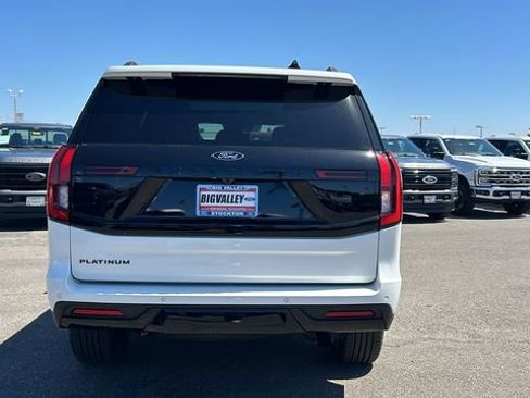 New 2026 Ford Expedition Platinum w/ Stealth Performance Package AWD/4WD image 4