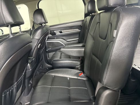 Used 2024 Kia Telluride SX w/ Towing Package image 25