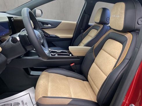 New 2026 Chevrolet Equinox ACTIV w/ Convenience Package III AWD/4WD image 11