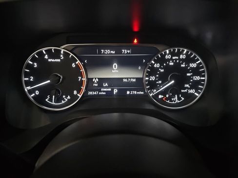 Used 2022 Nissan Rogue S image 10