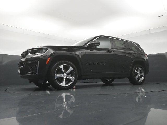 New 2026 Jeep Grand Cherokee Limited w/ Luxury Tech Group II AWD/4WD image 20