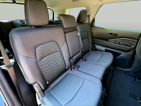 Used 2025 Nissan Pathfinder SV AWD/4WD image 20